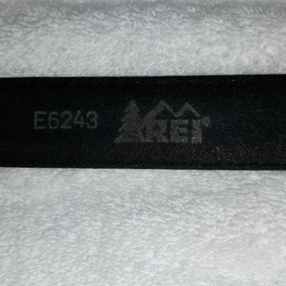 REI Leather Square Silver Concho Belt 24-28" - Picture 5 of 8